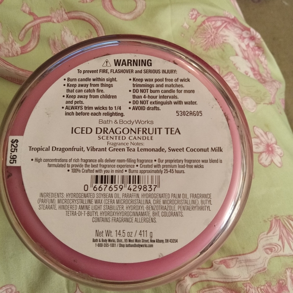 New Bath & Body Works Three Wick Candle- Iced Dragon Fruit Tea - Picture 4 of 4